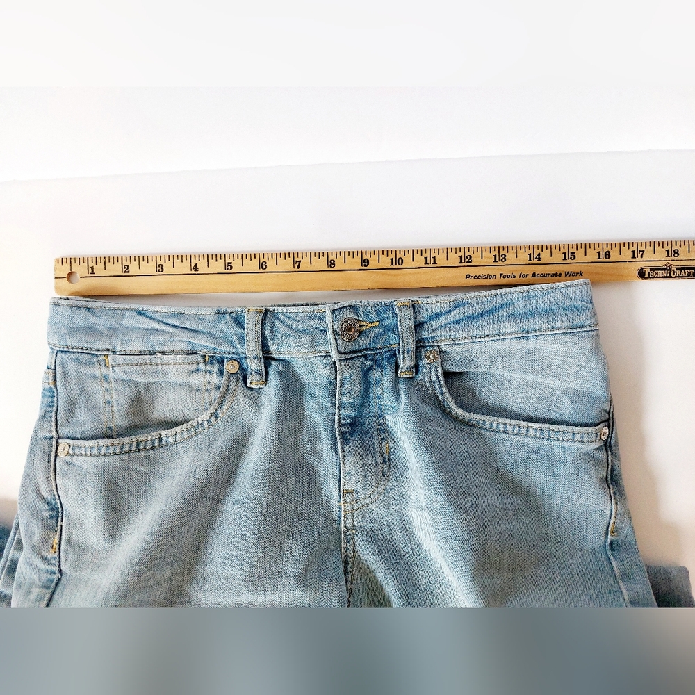 Light Wash Midrise Crop Flare Jeans size 27 We the Free OB1417538 - Picture 8 of 10
